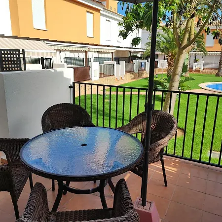 Holiday home Adosado En El Faro